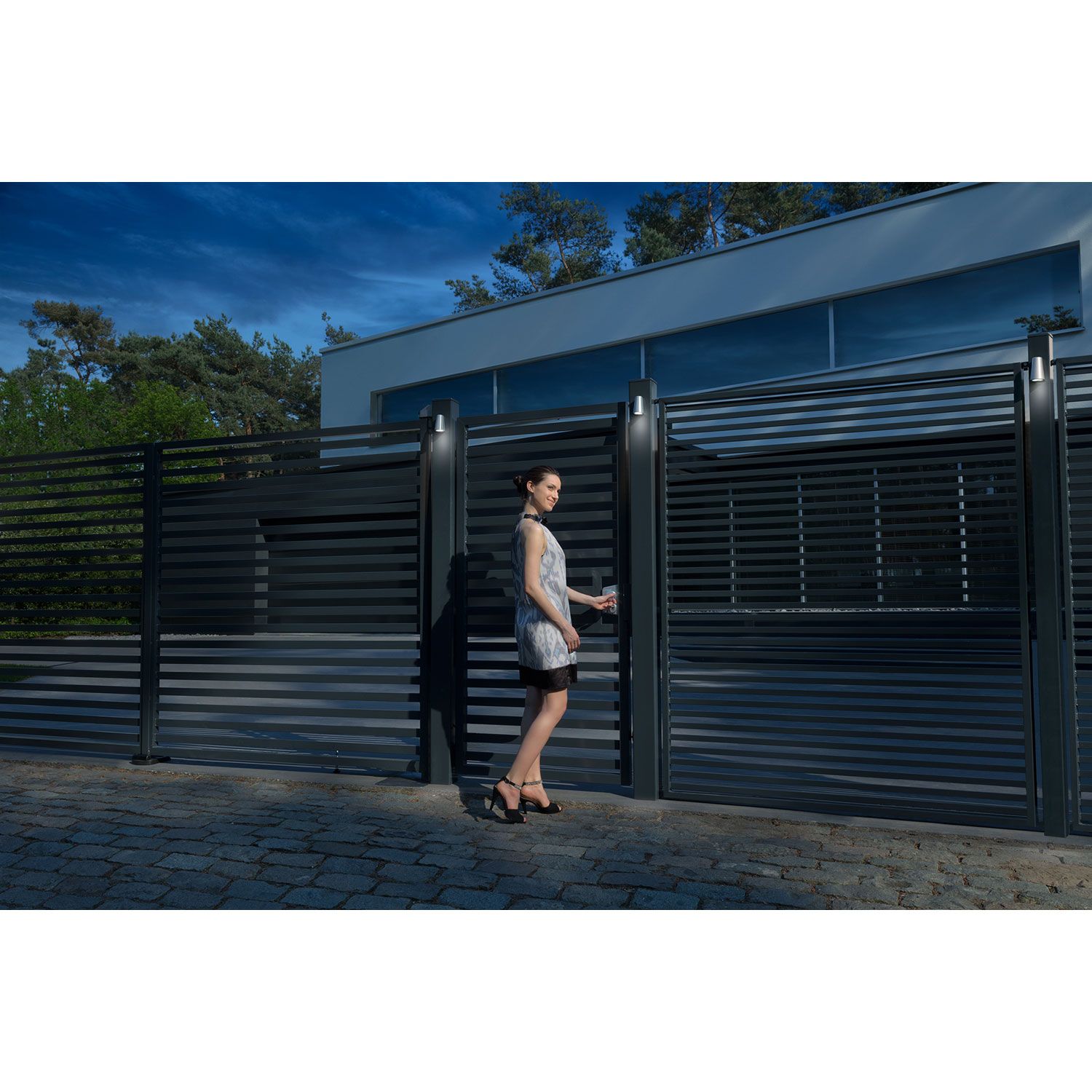 Locinox Electrical Industrial Lock for Swing Gates - Black