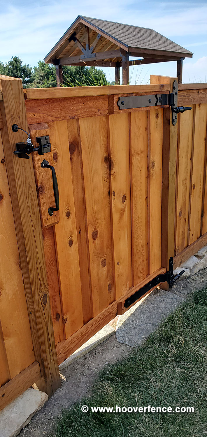 Customer Photo - Board on Board Gates Installed with Snug Cottage 8305-S18P Hinge Sets