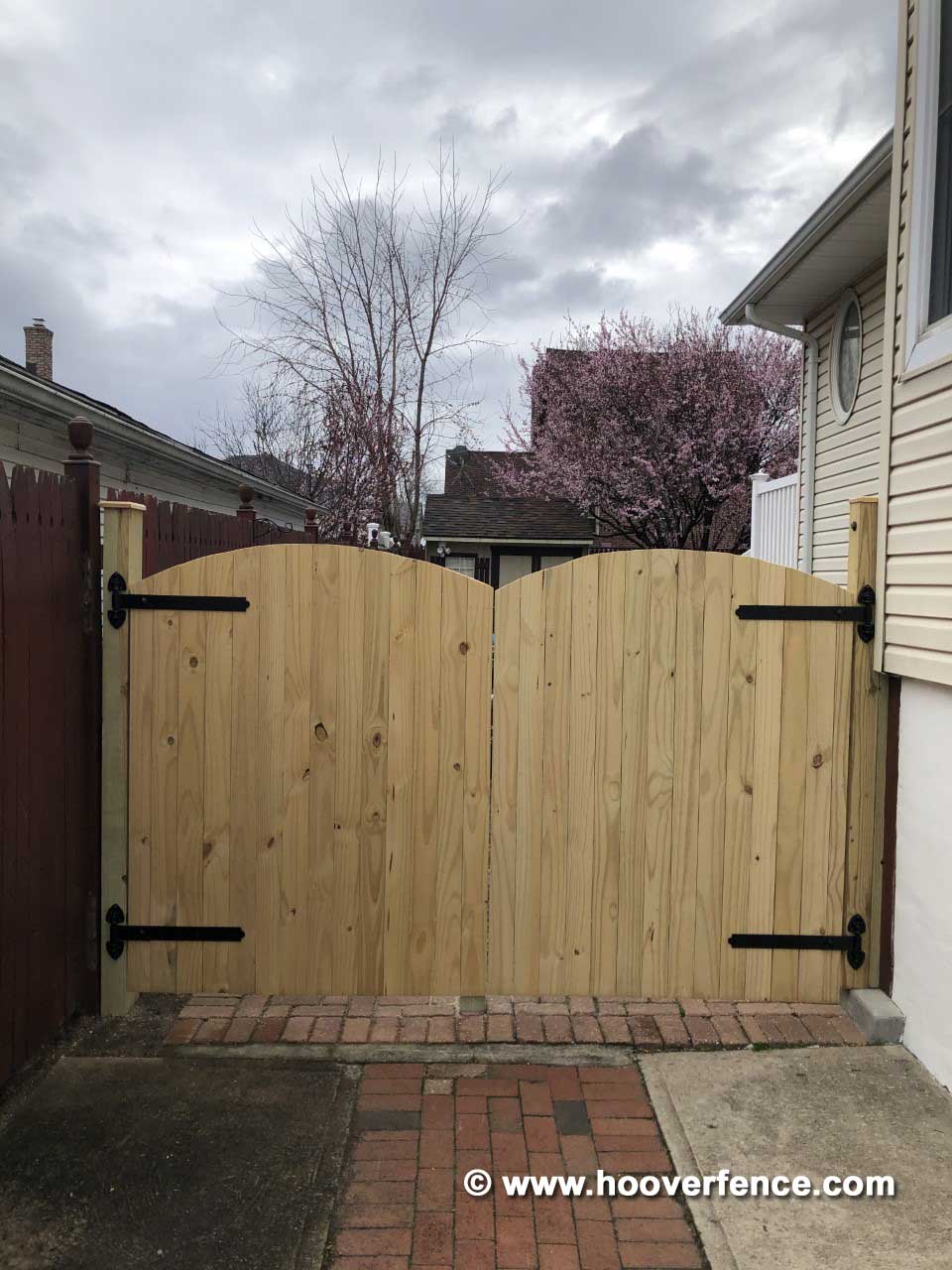 Customer Install - Convex Top Double Wood Gate Hung Using Snug Cottage 8292-18SP Old Fashioned Heavy Duty Hinges