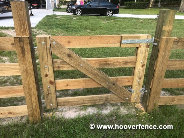 Customer Install - Maine Board Gate Hung with Snug Cottage Wood Gate Hardware - Middleburg, FL
