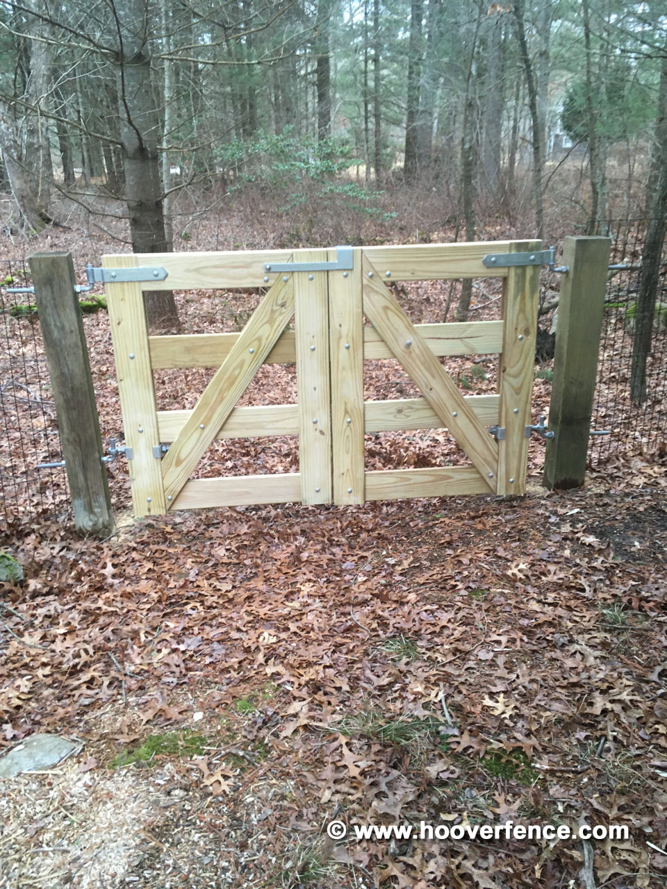 Customer Photo - Wood Gate with Snug Cottage Hardware
